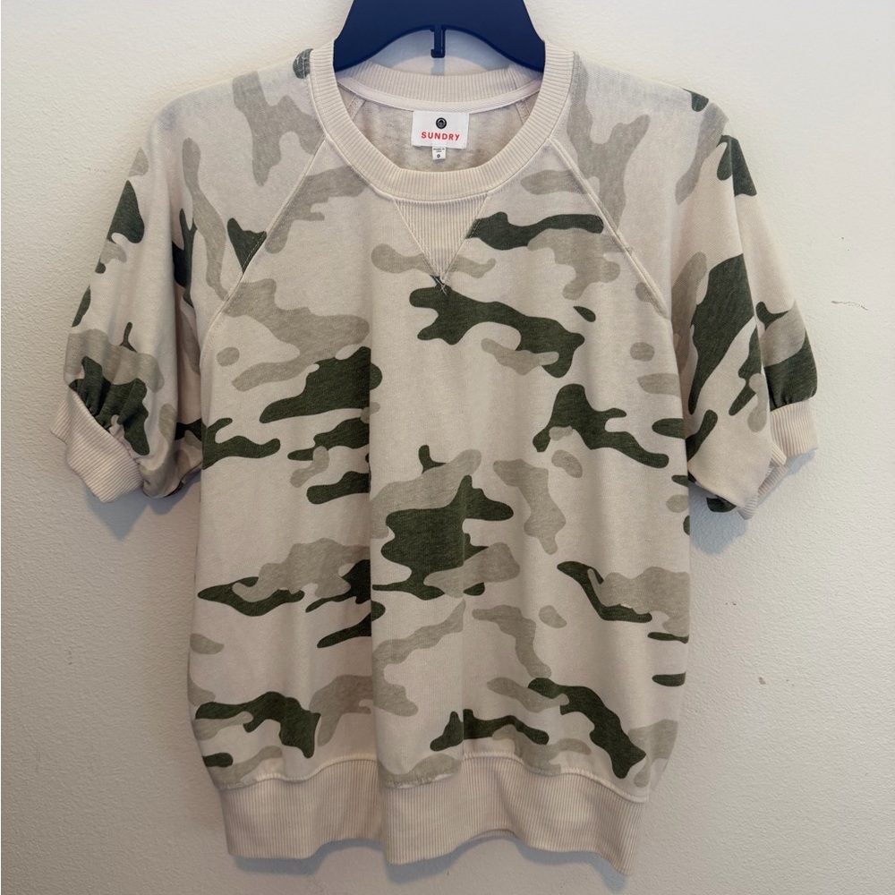 Sundry Camouflage Short Sleeve Sweatshirt in Cream, Tan & Olive